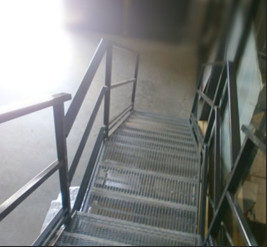 Realizzazione scala con struttura per uffici al primo piano