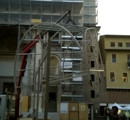 Allestimento gazebo in occasione del 350° anniversario della gazzetta di mantova. Architetto Vittorio Longheu